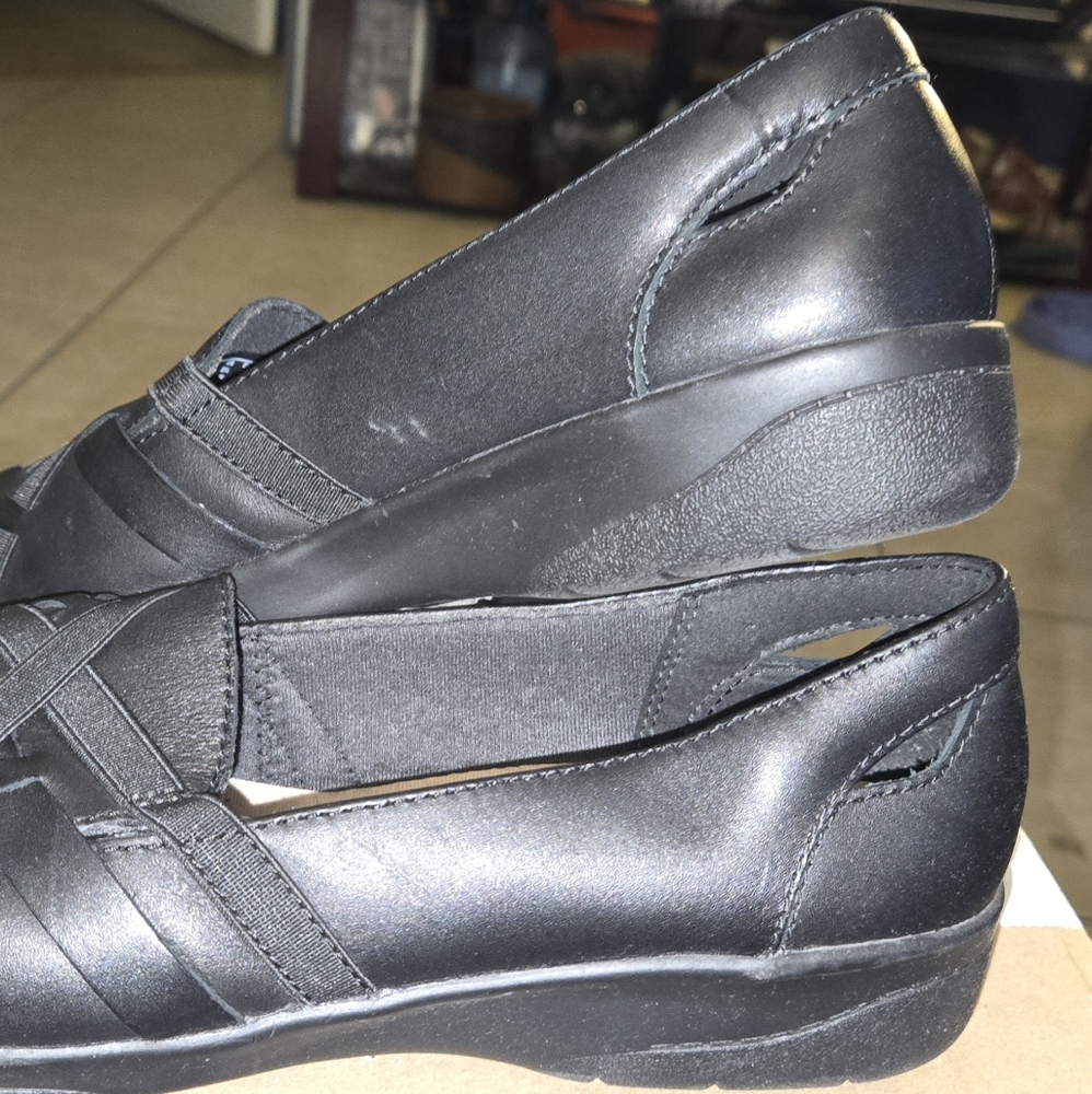 Clarks Black Woven Leather Flats - Picture 4 of 12